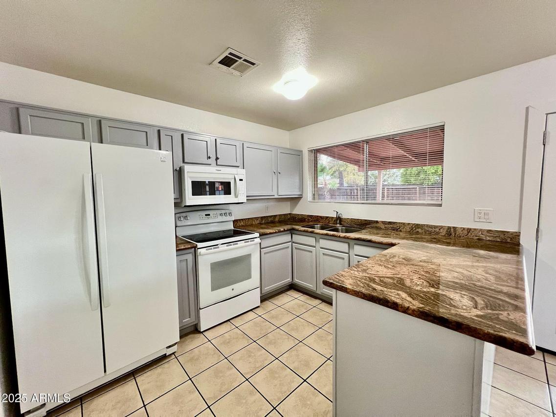 12602 N 38th Ave., Phoenix, AZ 85029