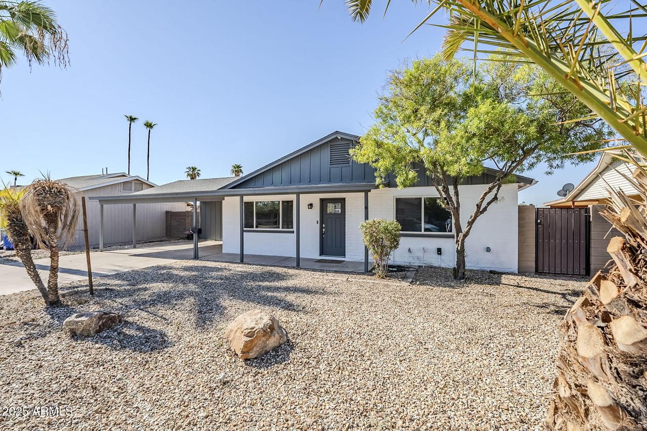 2215 W Emelita Ave., Mesa, AZ 85202