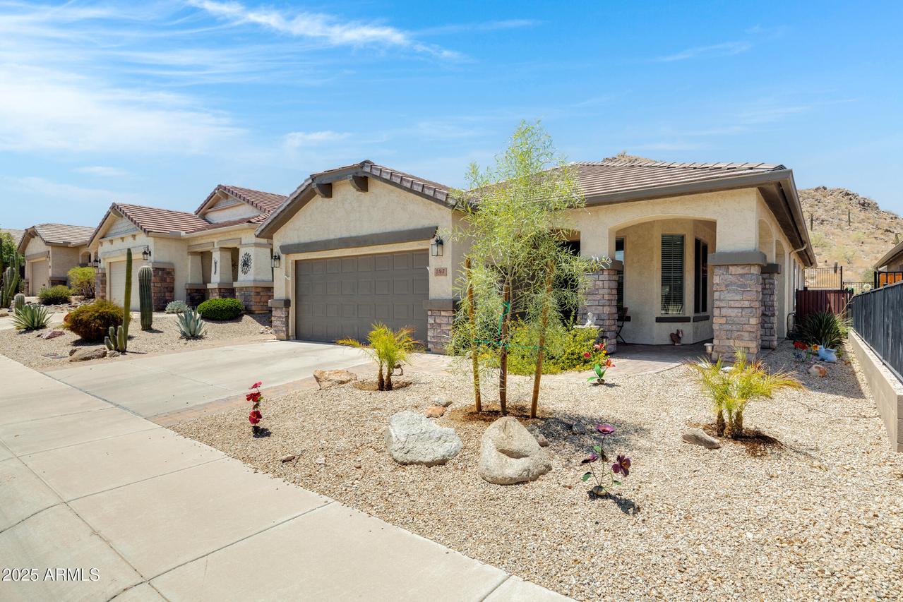 307 W Twin Peaks Pkwy., San Tan Valley, AZ 85143
