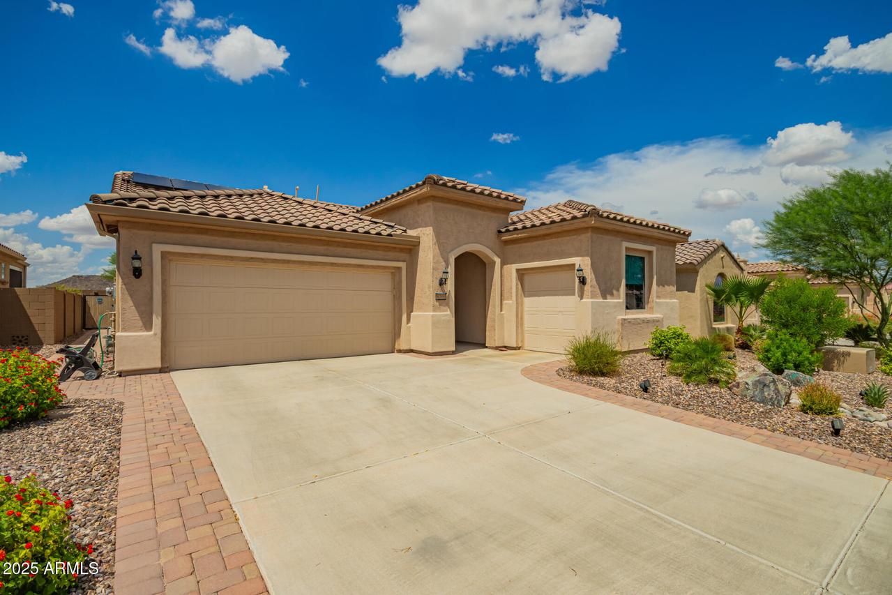 8098 W Noble Prairie Way, Florence, AZ 85132