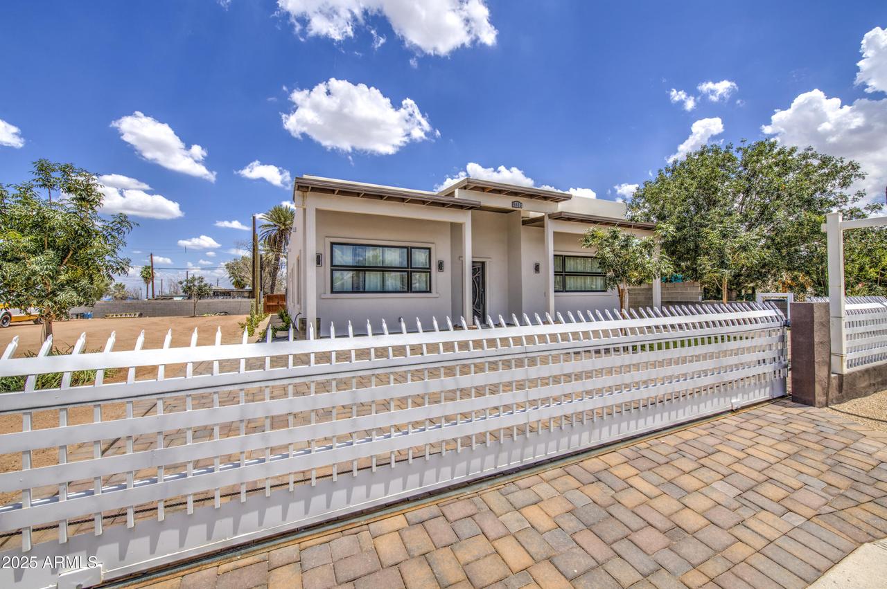 9005 S Calle Sahuaro, Guadalupe, AZ 85283