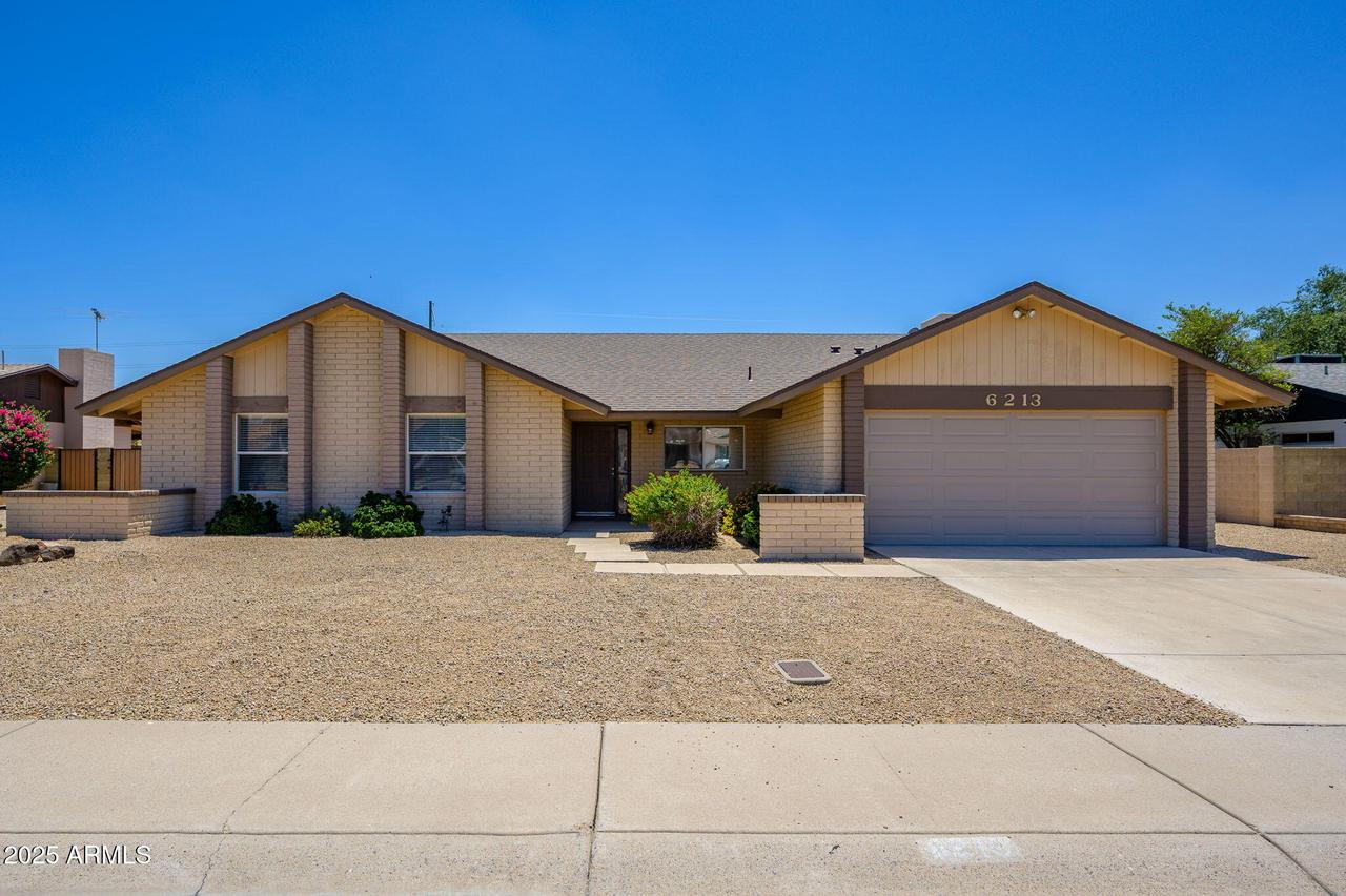 6213 W Charter Oak Rd., Glendale, AZ 85304