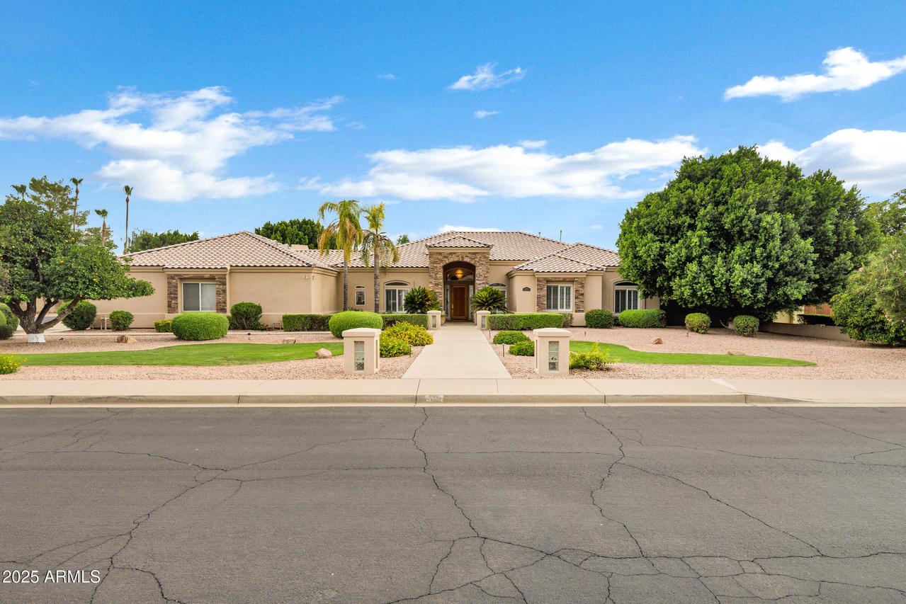 3819 E Ivyglen St., Mesa, AZ 85205