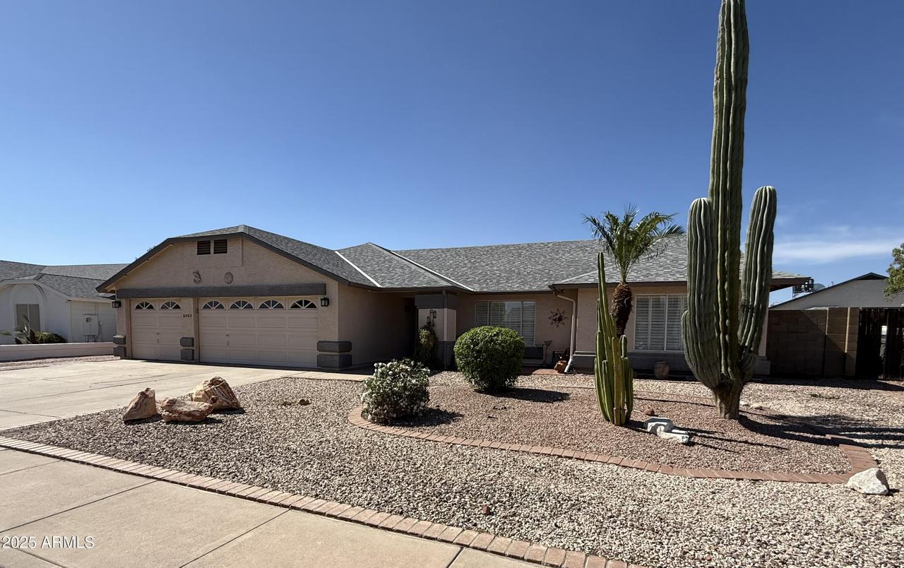 8960 W Rose Ln., Glendale, AZ 85305