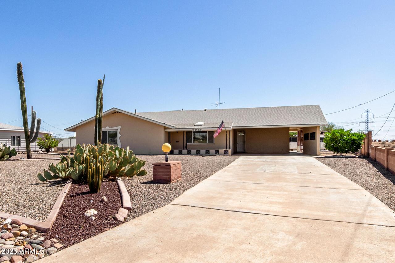 11433 W Lakeshore Dr., Youngtown, AZ 85363