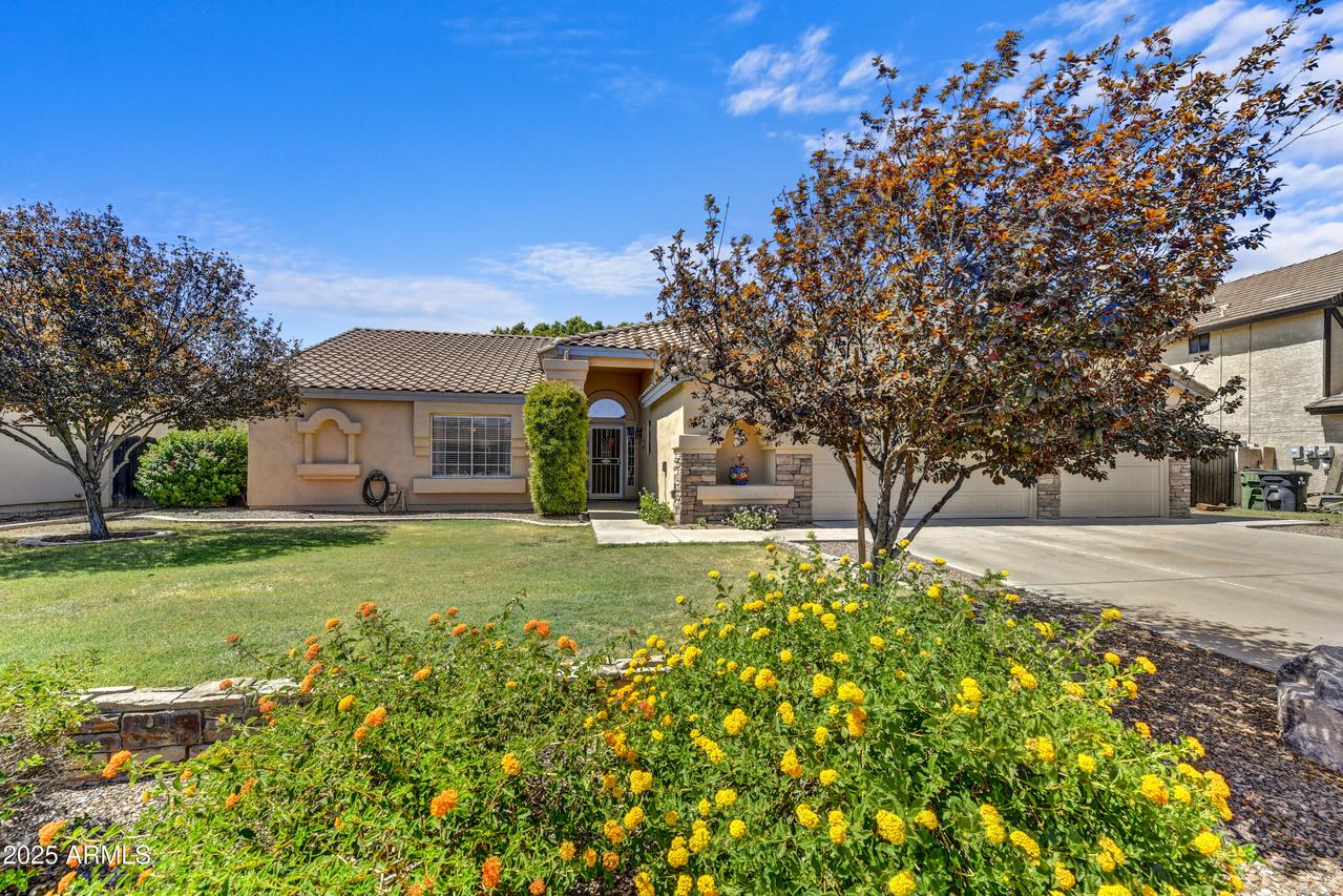 2015 E Bendix Dr., Tempe, AZ 85283