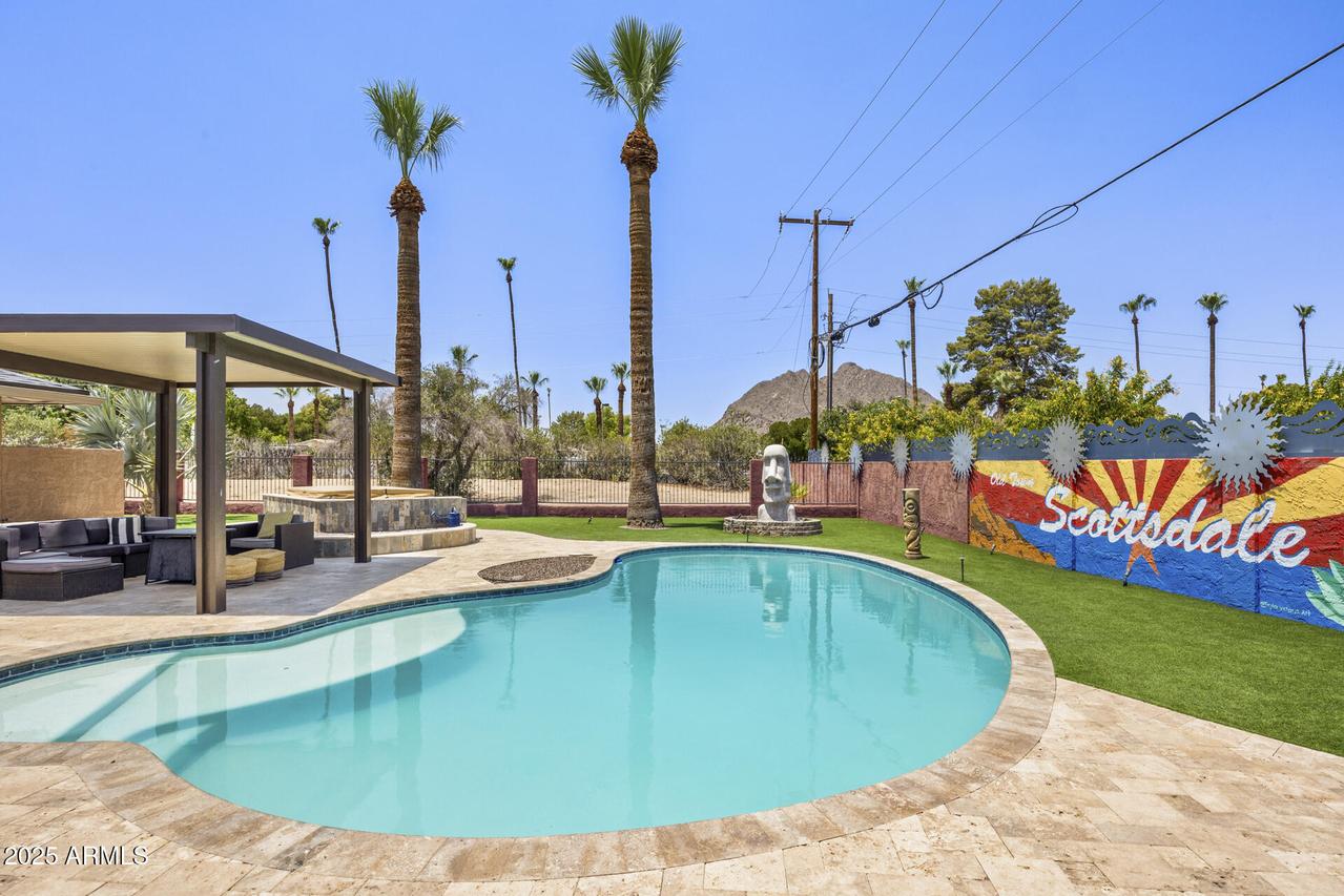 6802 E Paradise Pkwy., Scottsdale, AZ 85251