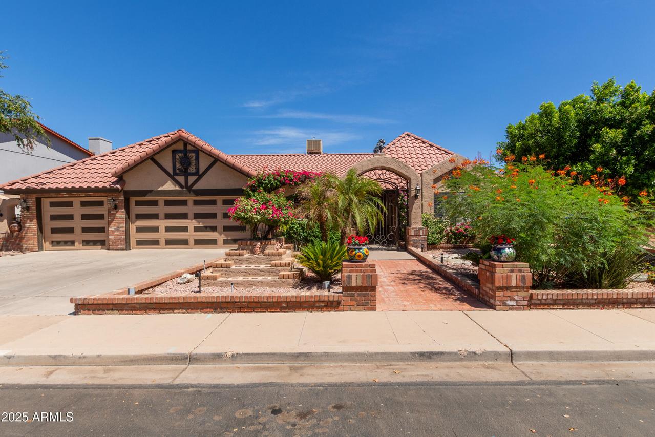 1114 W Meseto Ave., Mesa, AZ 85210