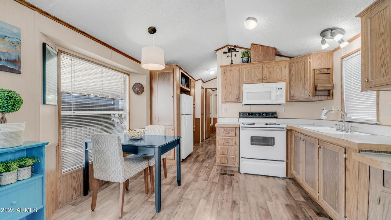 542 Rock Hound Dr., Apache Junction, AZ 85119