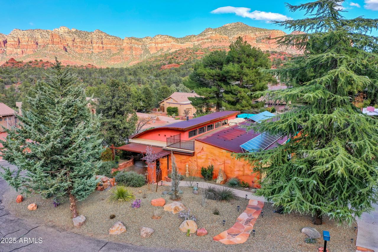 425 Montazona Tr., Sedona, AZ 86351