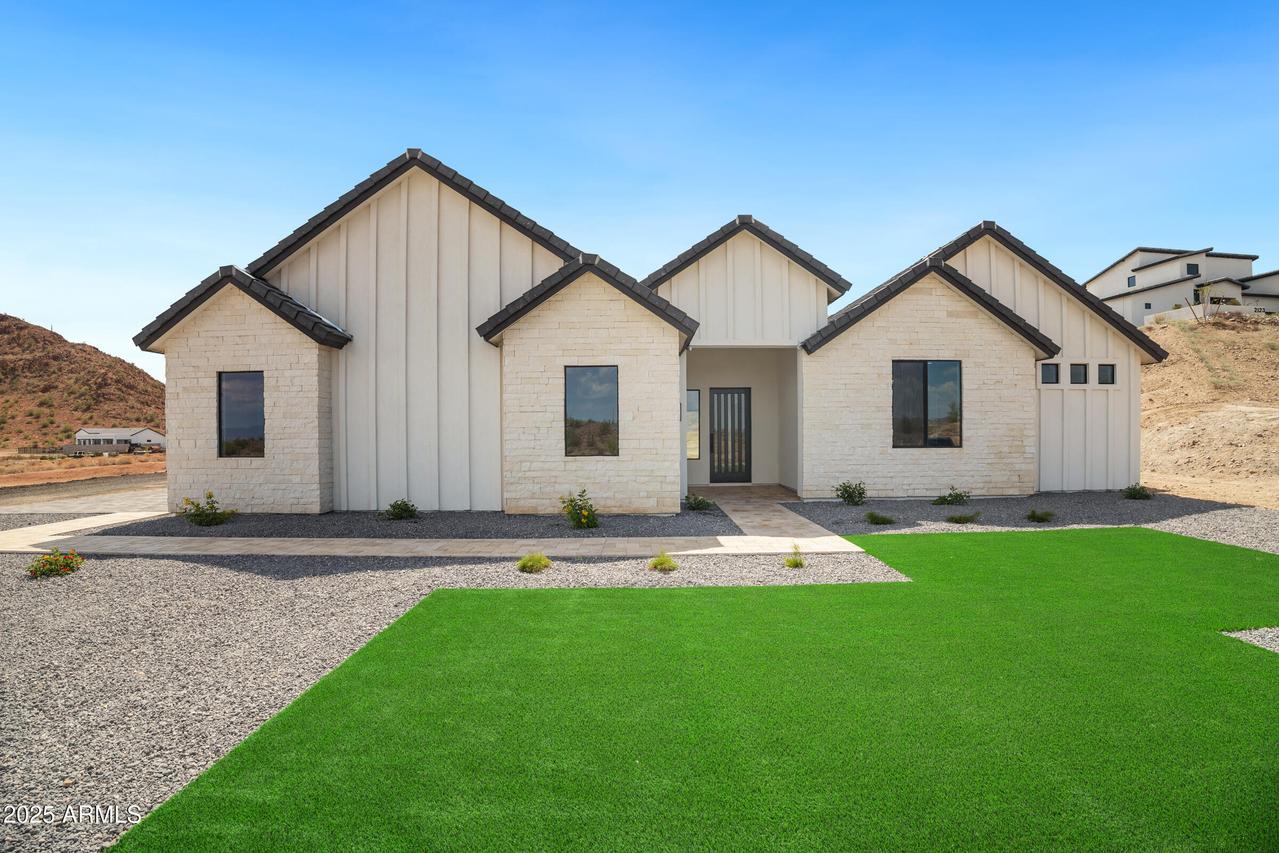 2113 W Butte Creek Blvd., San Tan Valley, AZ 85144