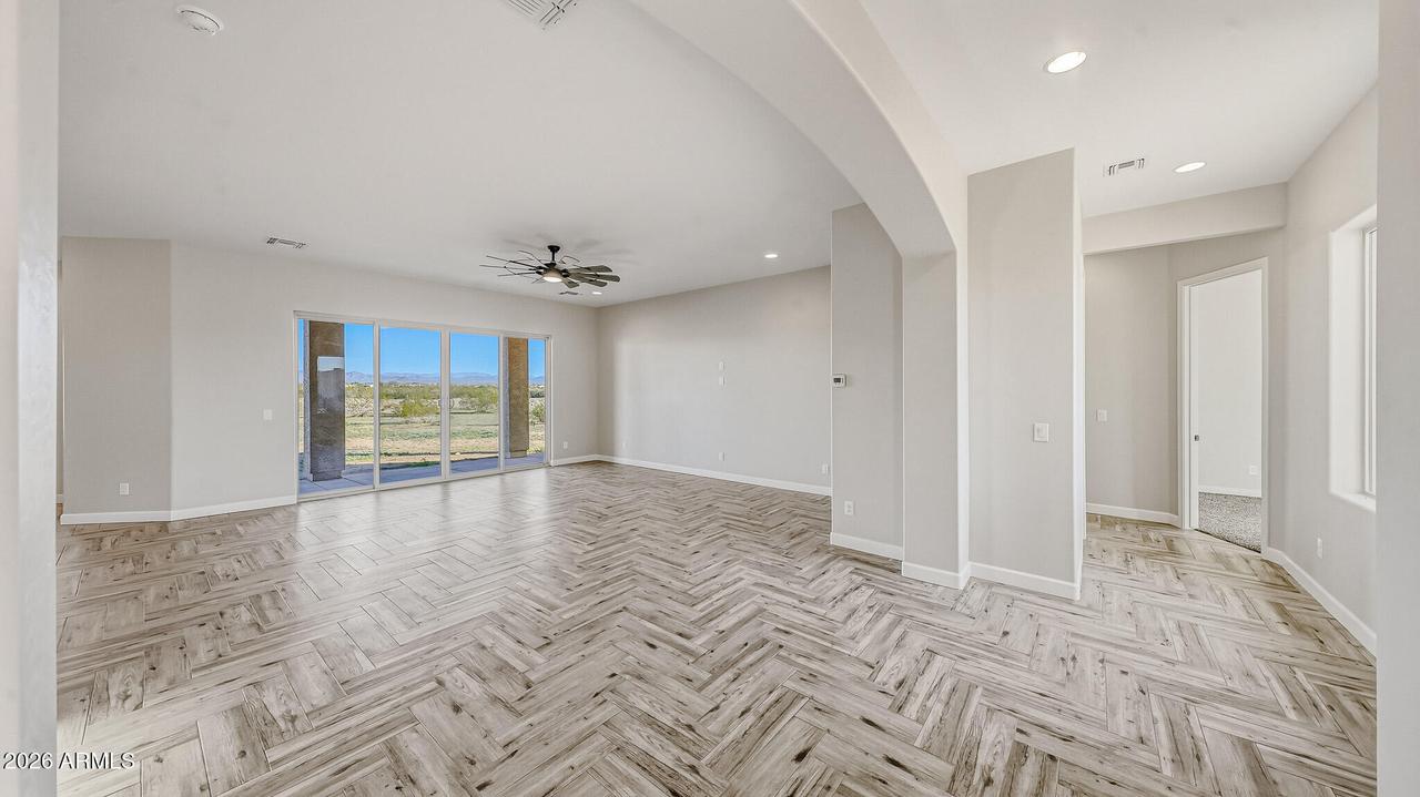 22204 W Dale Ln., Wittmann, AZ 85361