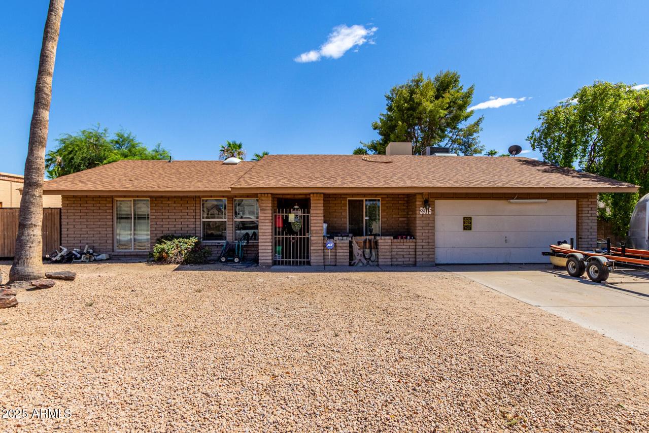 3915 W Voltaire Ave., Phoenix, AZ 85029