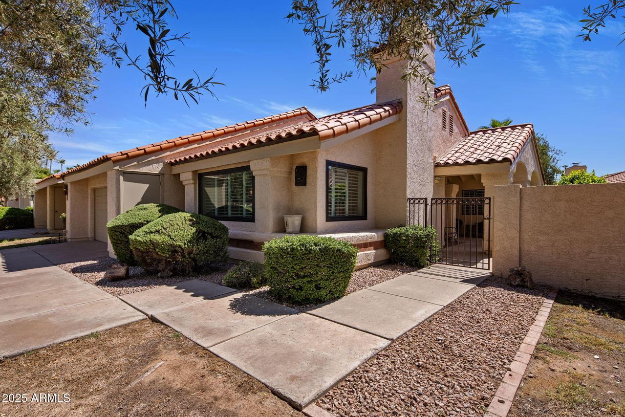 9707 N 100th St., Scottsdale, AZ 85258
