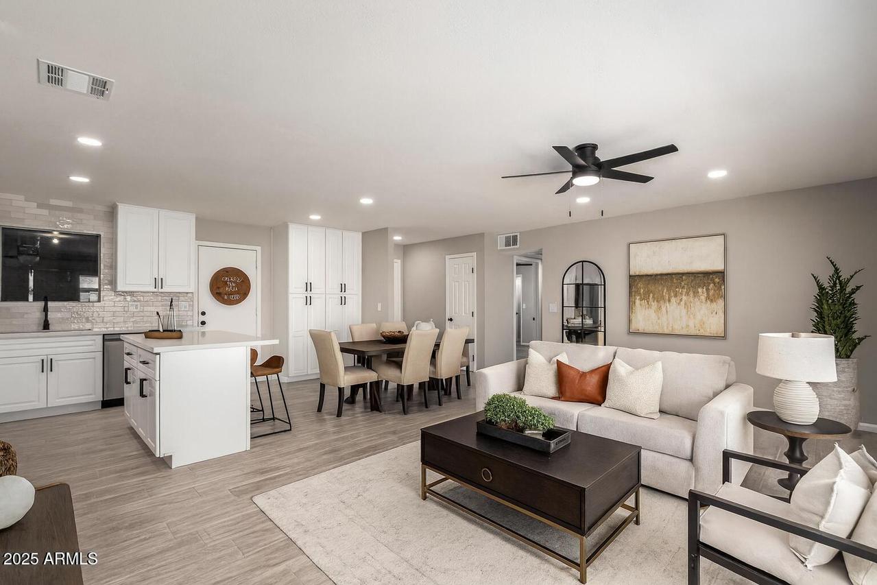 926 W Angela Dr., Phoenix, AZ 85023