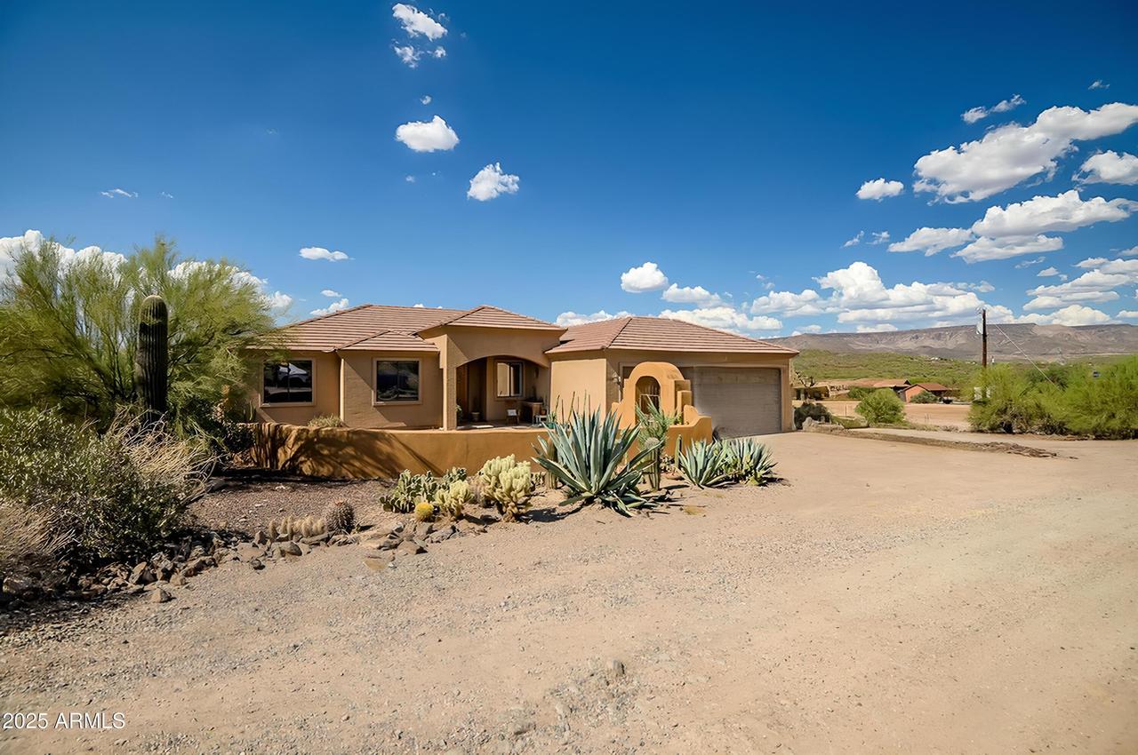 2342 W Lazy G Ranch Rd., New River, AZ 85087