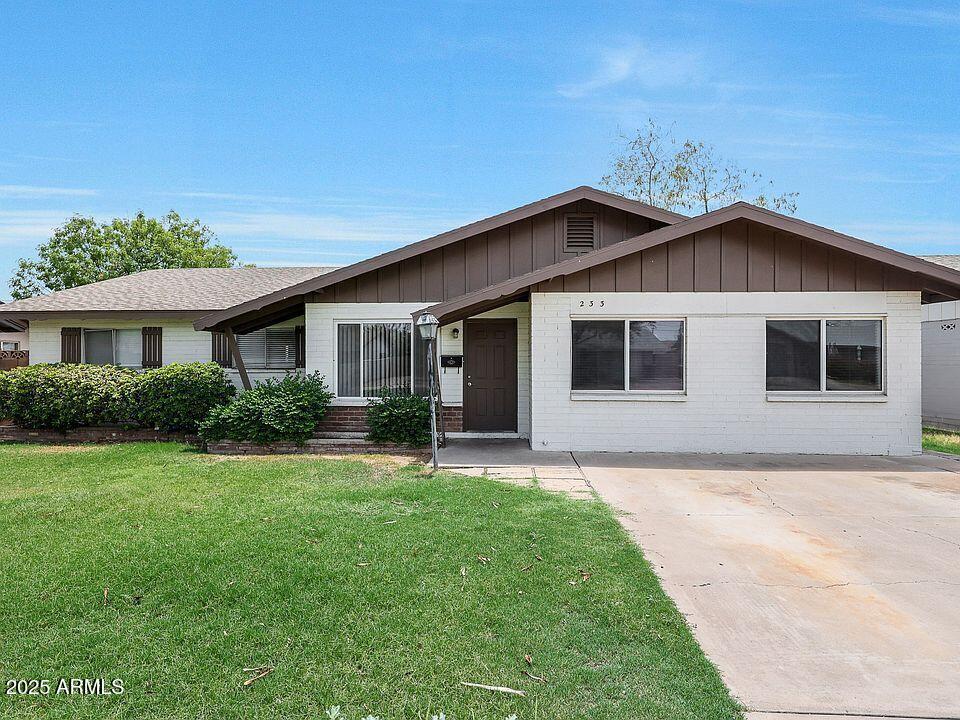 233 E Cairo Dr., Tempe, AZ 85282