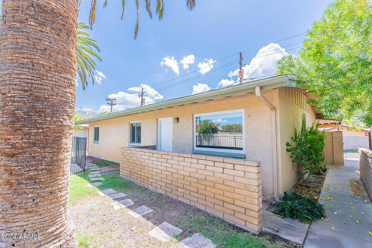 4943 E Indian School Rd. #4, Phoenix, AZ 85018