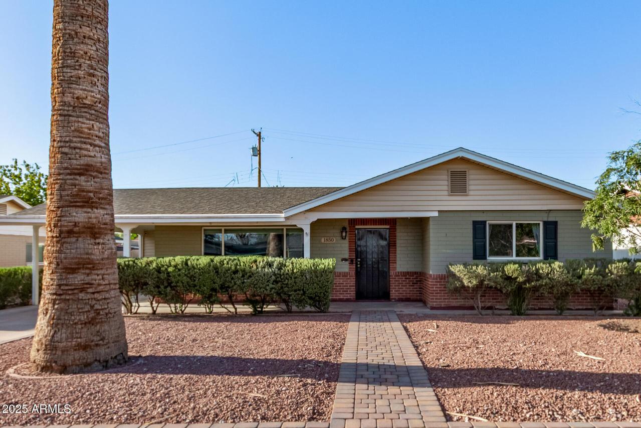 1850 E Hazelwood St., Phoenix, AZ 85016