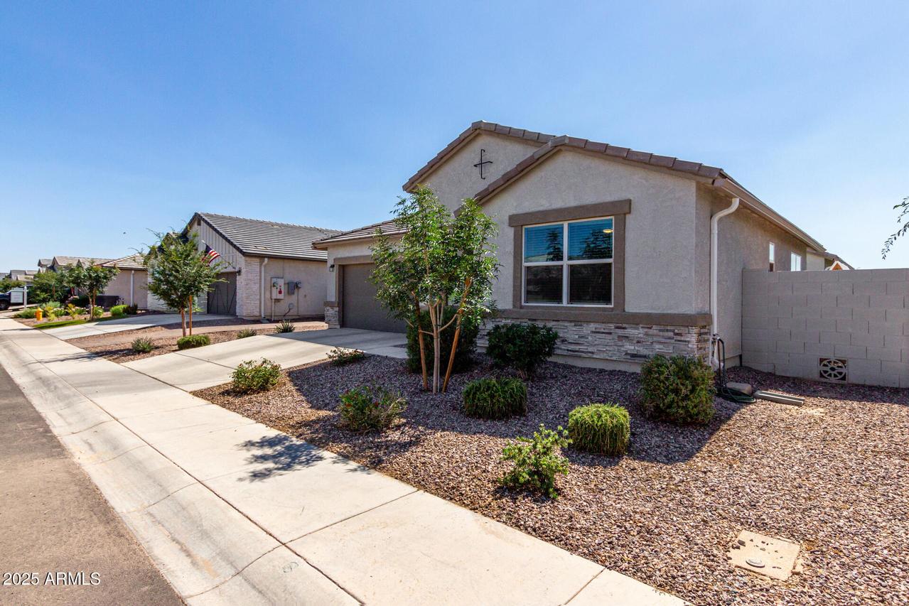37044 N Aleutian Dr., San Tan Valley, AZ 85143
