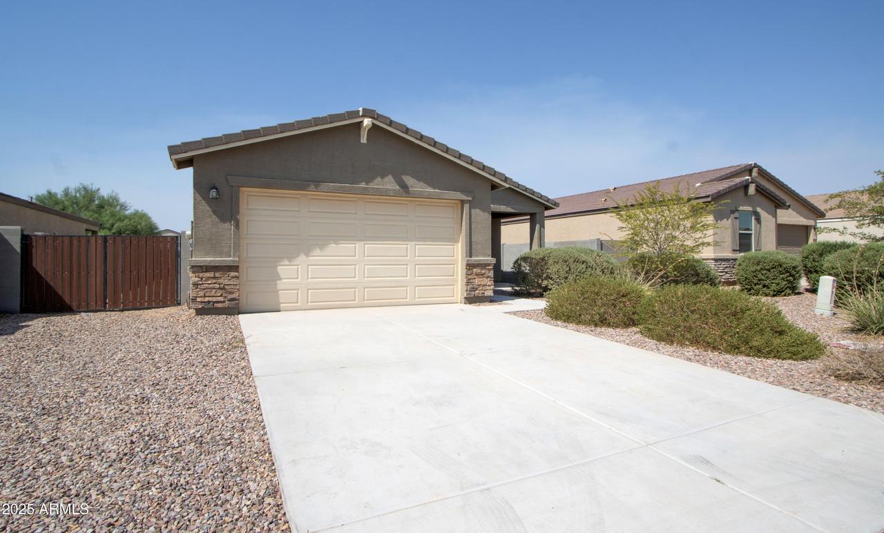 7046 E Eagle Nest Way, San Tan Valley, AZ 85143
