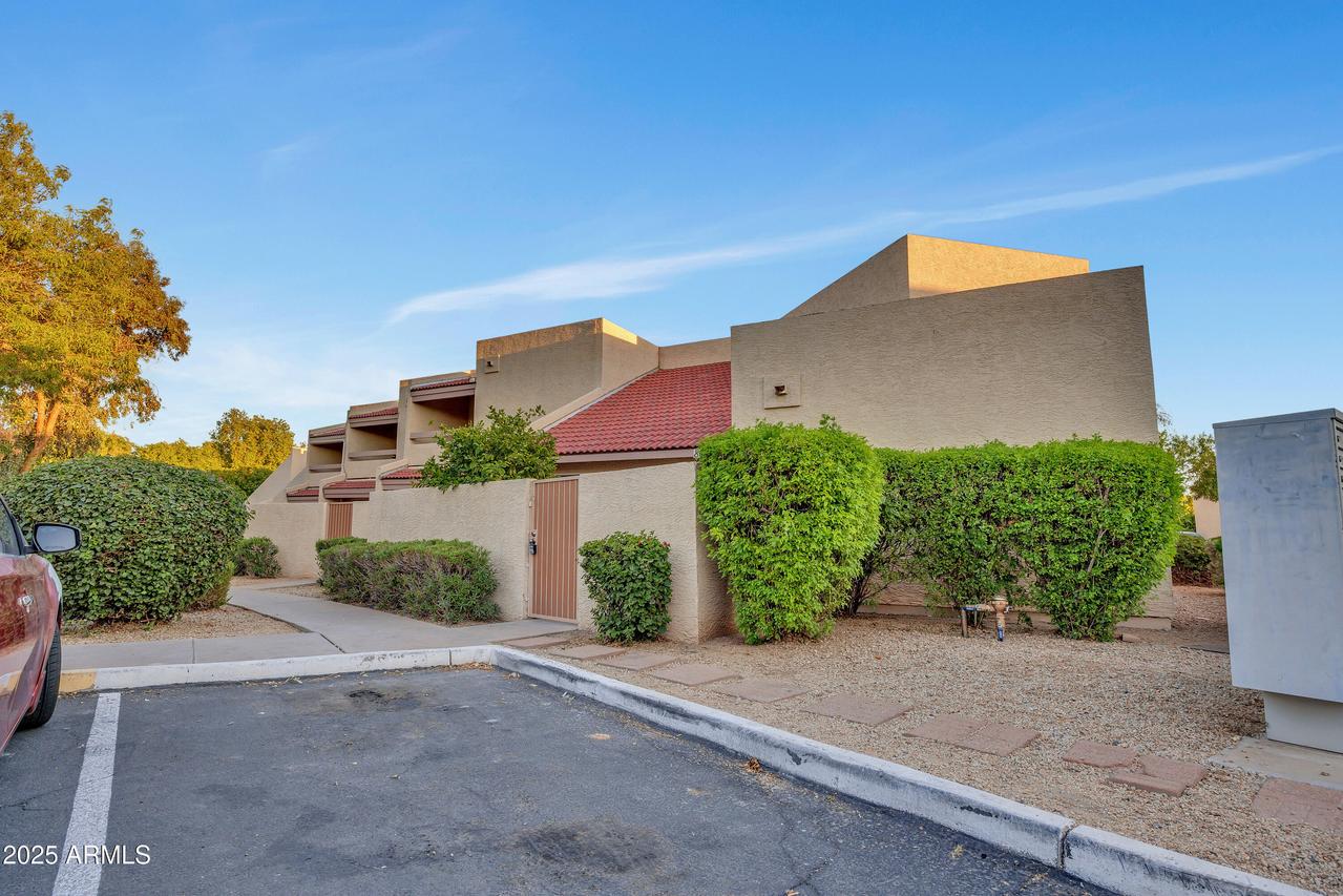 8873 N 47th Ln., Glendale, AZ 85302