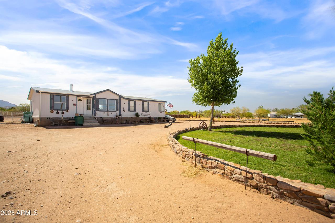 5950 S Camino Del Amor, Hereford, AZ 85615