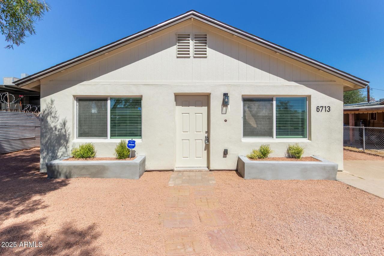 6713 N 56th Ave., Glendale, AZ 85301