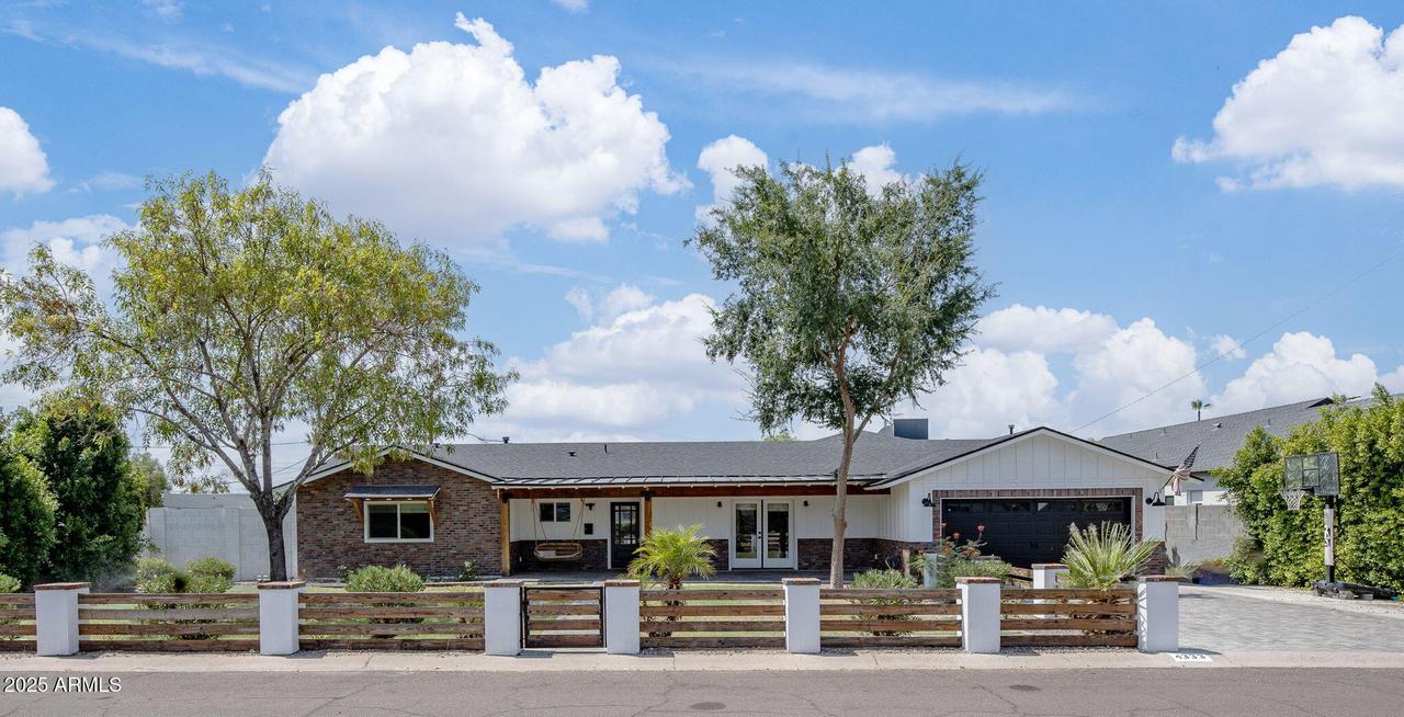 4333 E Indianola Ave., Phoenix, AZ 85018