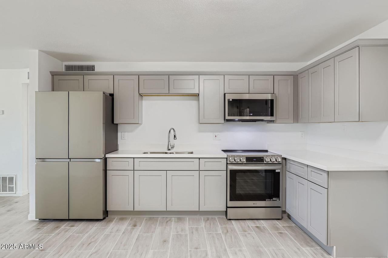 2837 N 71st Ave., Phoenix, AZ 85035
