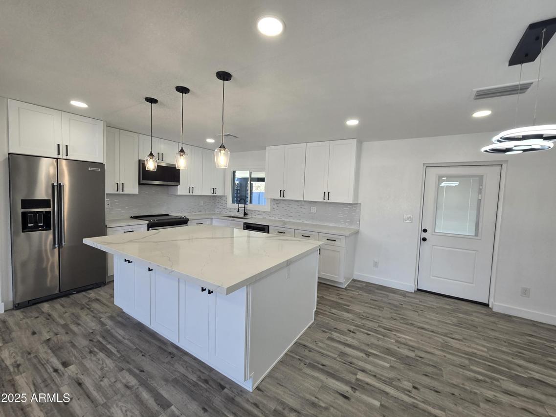 206 E Manhatton Dr., Tempe, AZ 85282