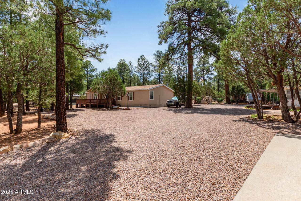 2884 Pine Rim Rd., Overgaard, AZ 85933