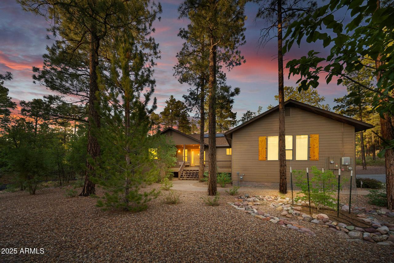 2041 S Bristlecone Dr., Show Low, AZ 85901