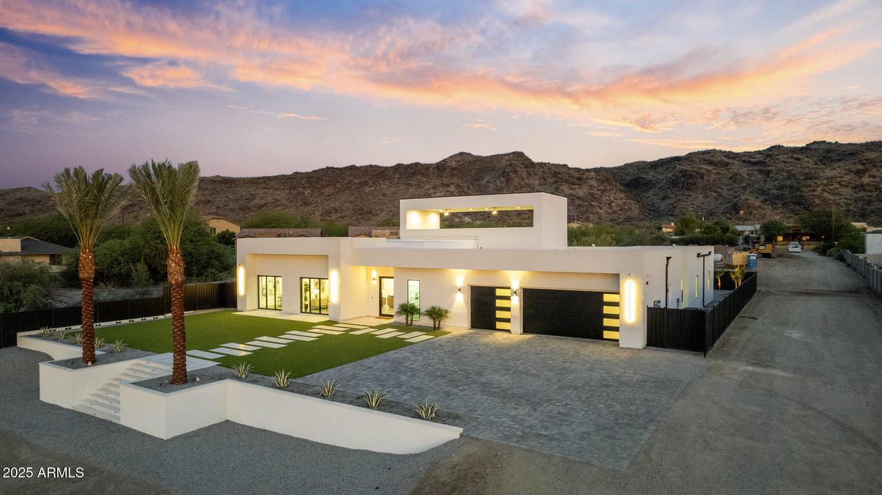2305 E South Mountain Ave., Phoenix, AZ 85042
