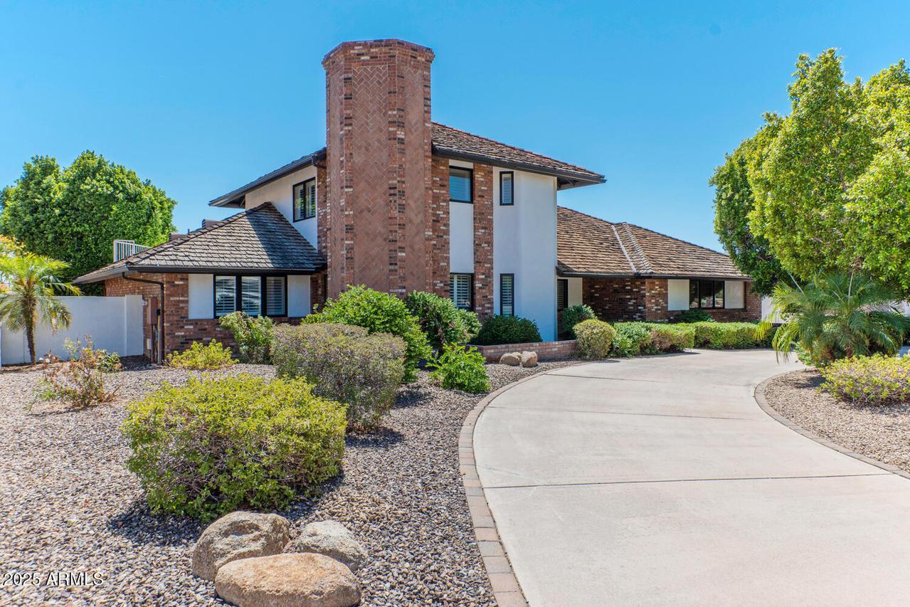 11807 S Tonalea Dr., Phoenix, AZ 85044