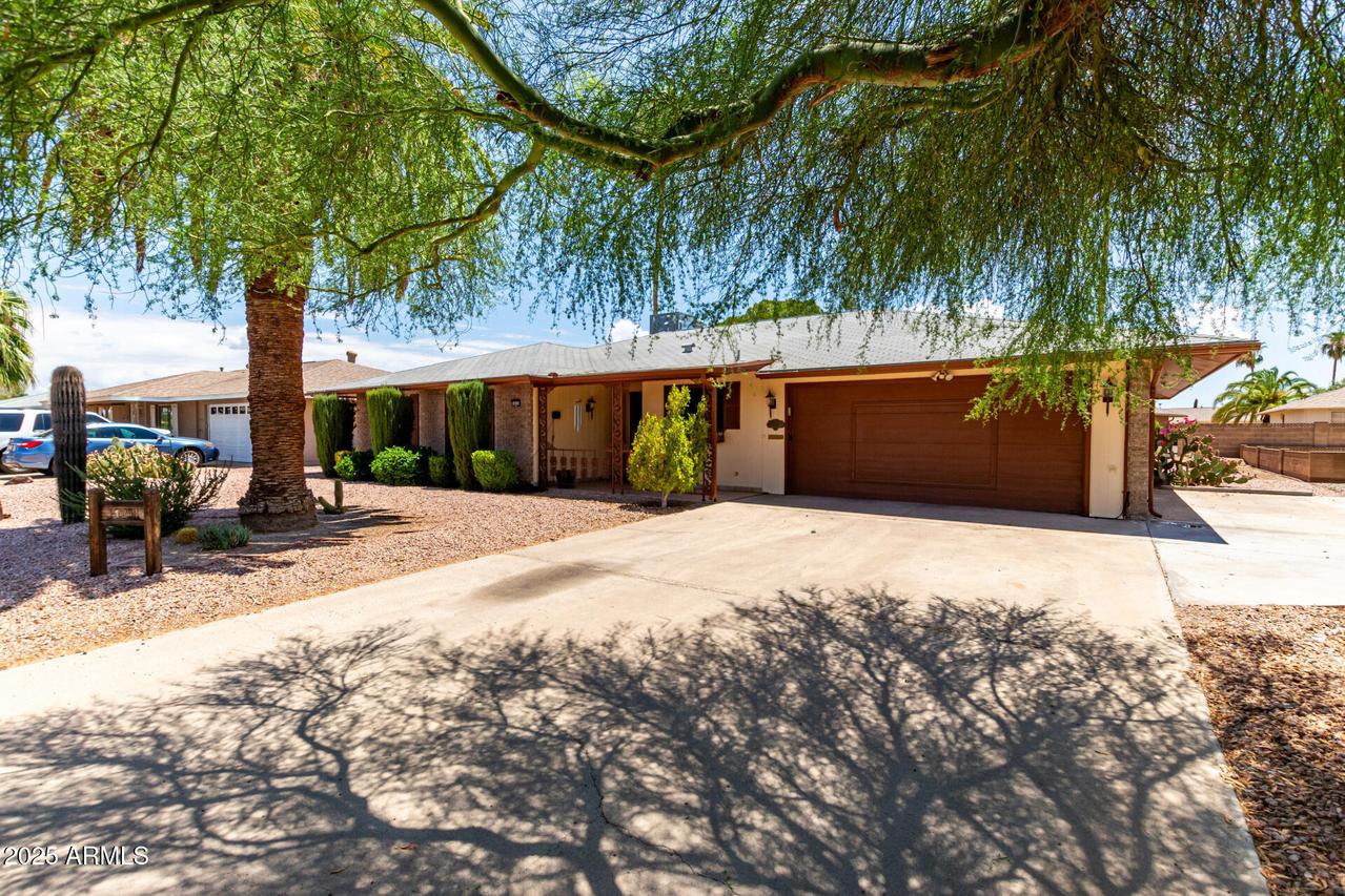 14211 N 103rd Ave., Sun City, AZ 85351