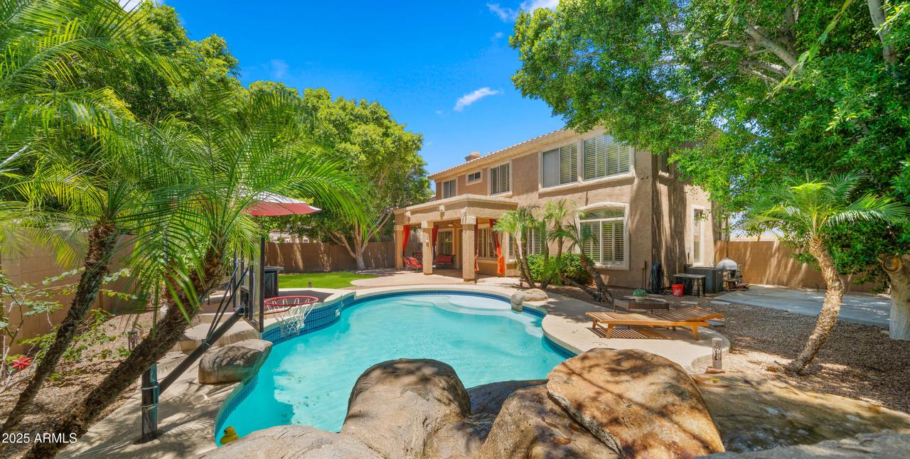 6017 W Kristal Way, Glendale, AZ 85308