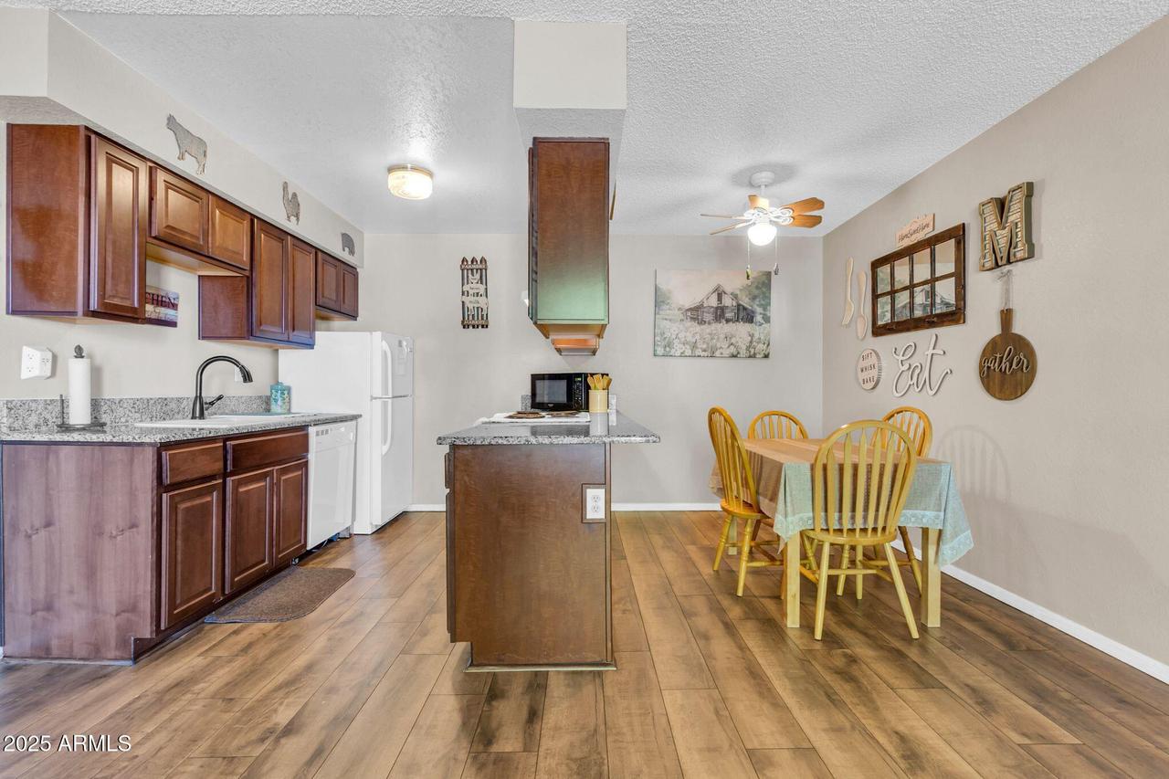 1440 N Idaho Rd. #2060, Apache Junction, AZ 85119