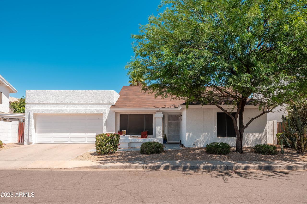 3226 E Topeka Dr., Phoenix, AZ 85050