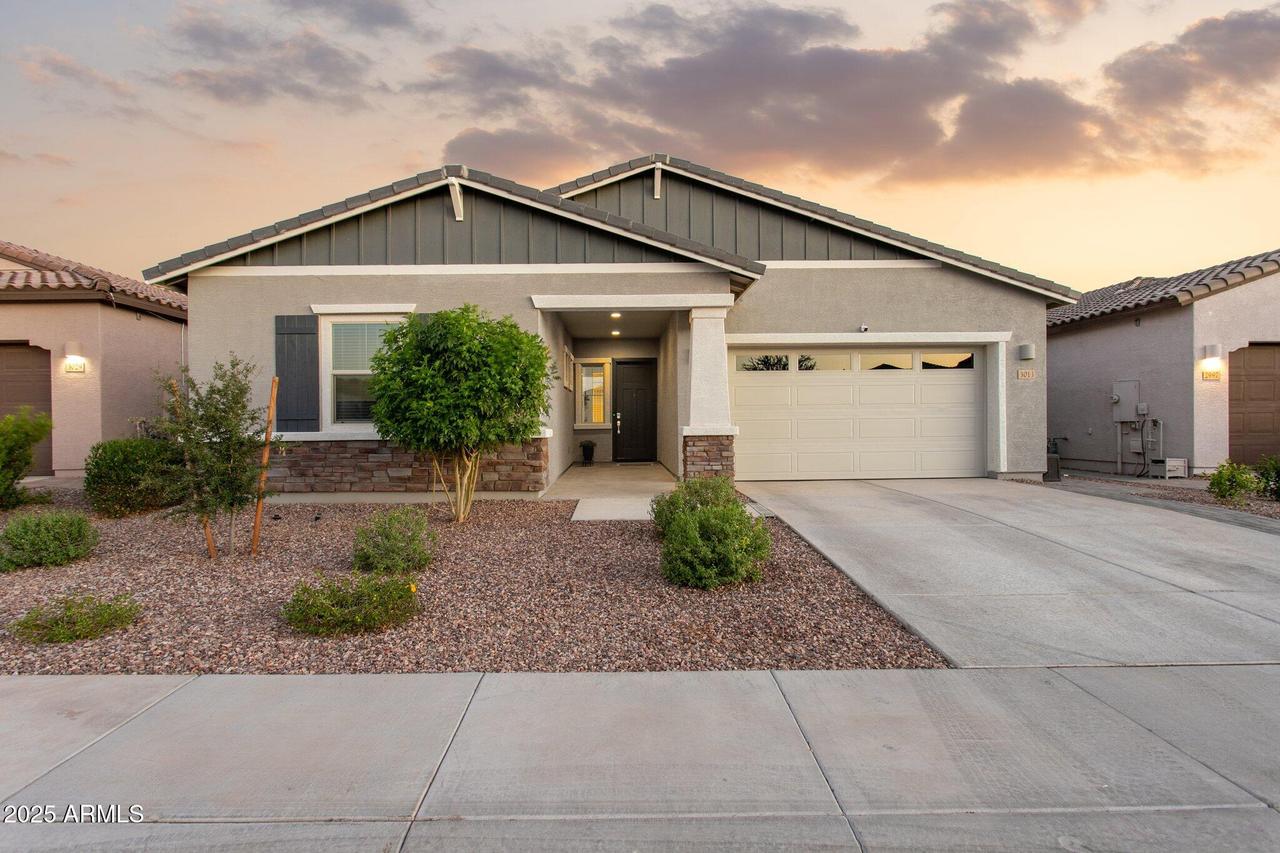 3013 E Magdalena Dr., San Tan Valley, AZ 85143