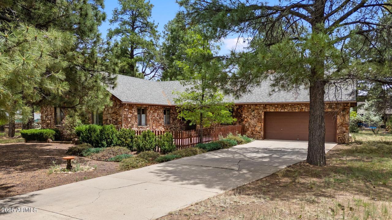 2468 N Strawberry Way, Flagstaff, AZ 86004
