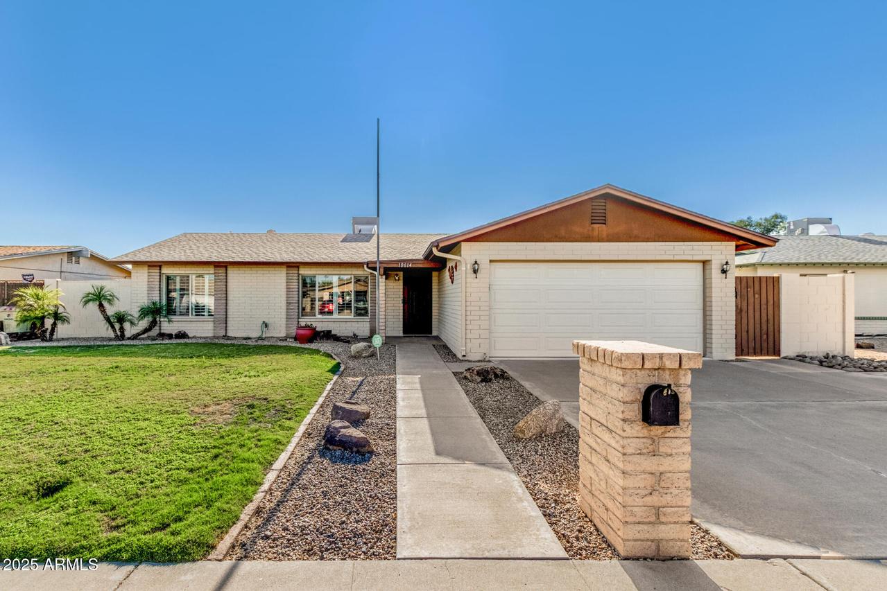 10614 N 48th Dr., Glendale, AZ 85304