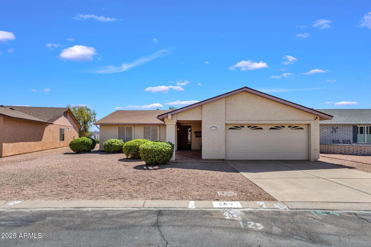 932 S 79th Way, Mesa, AZ 85208