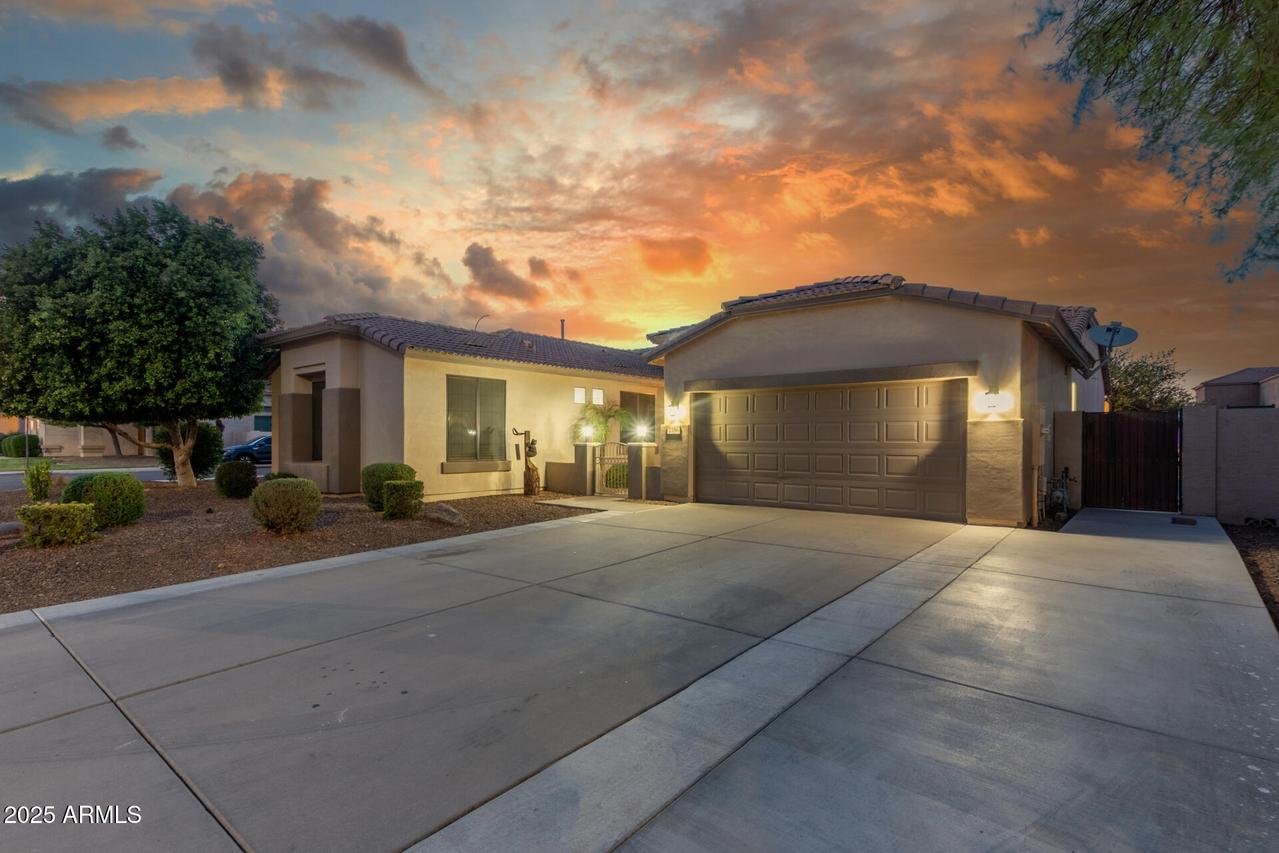 2186 E County Down Dr., Chandler, AZ 85249