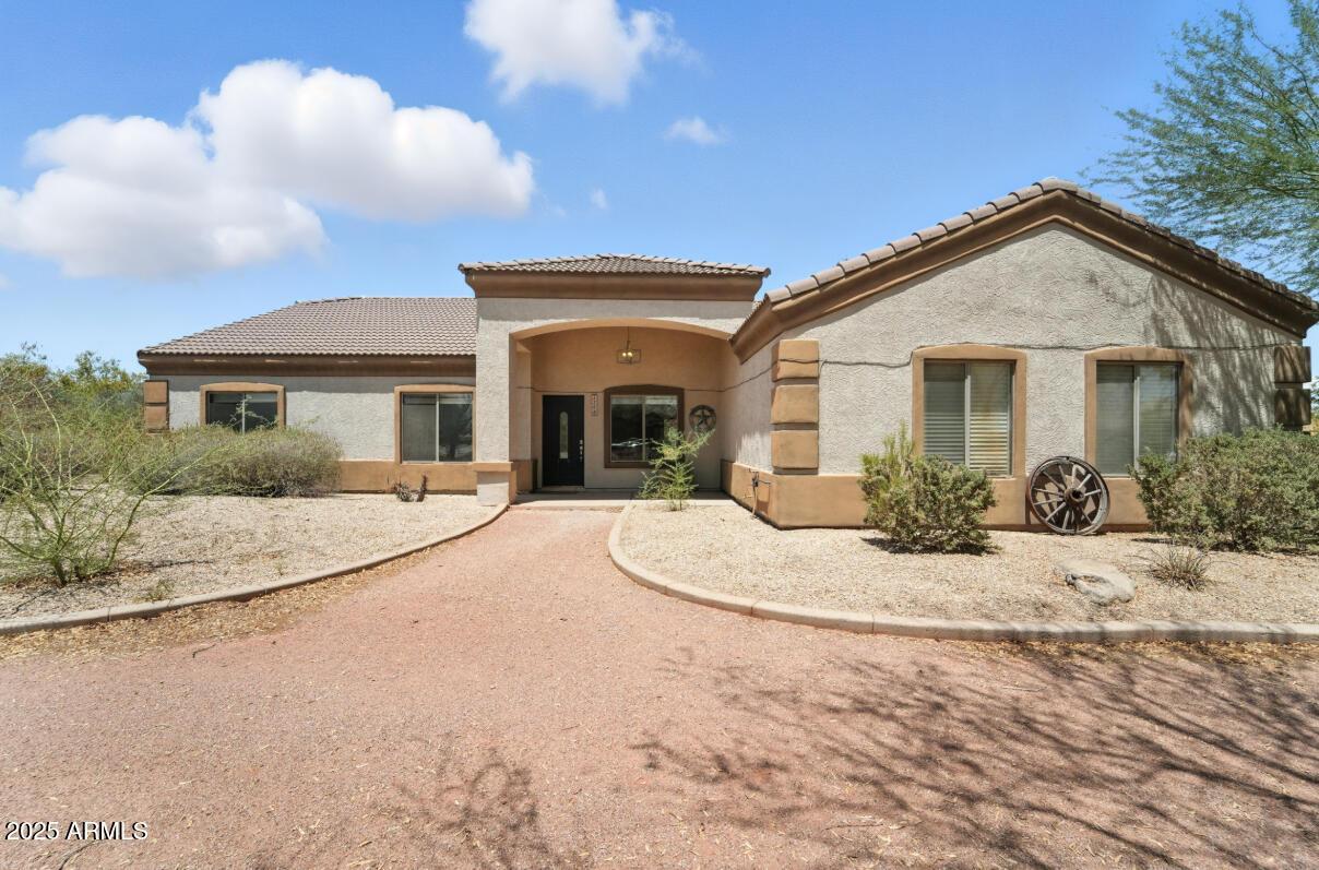 2296 W Dixon Ln., San Tan Valley, AZ 85144