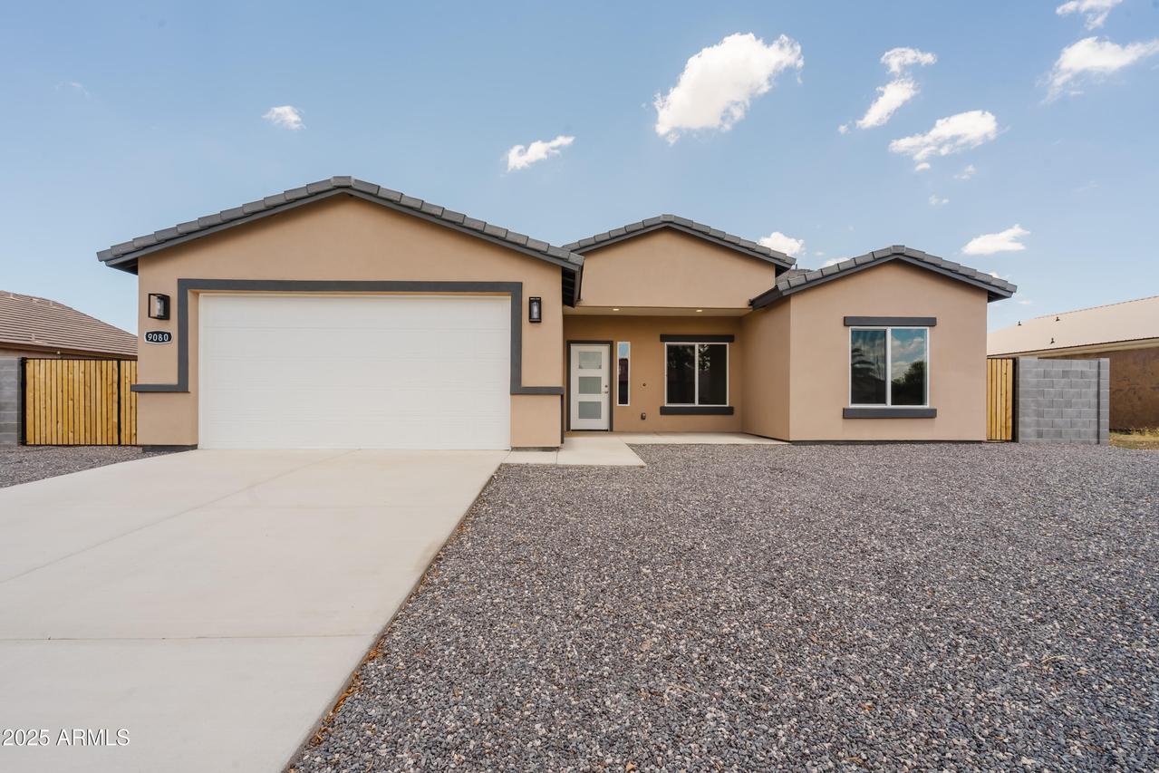9080 W San Lazaro Dr., Arizona City, AZ 85123