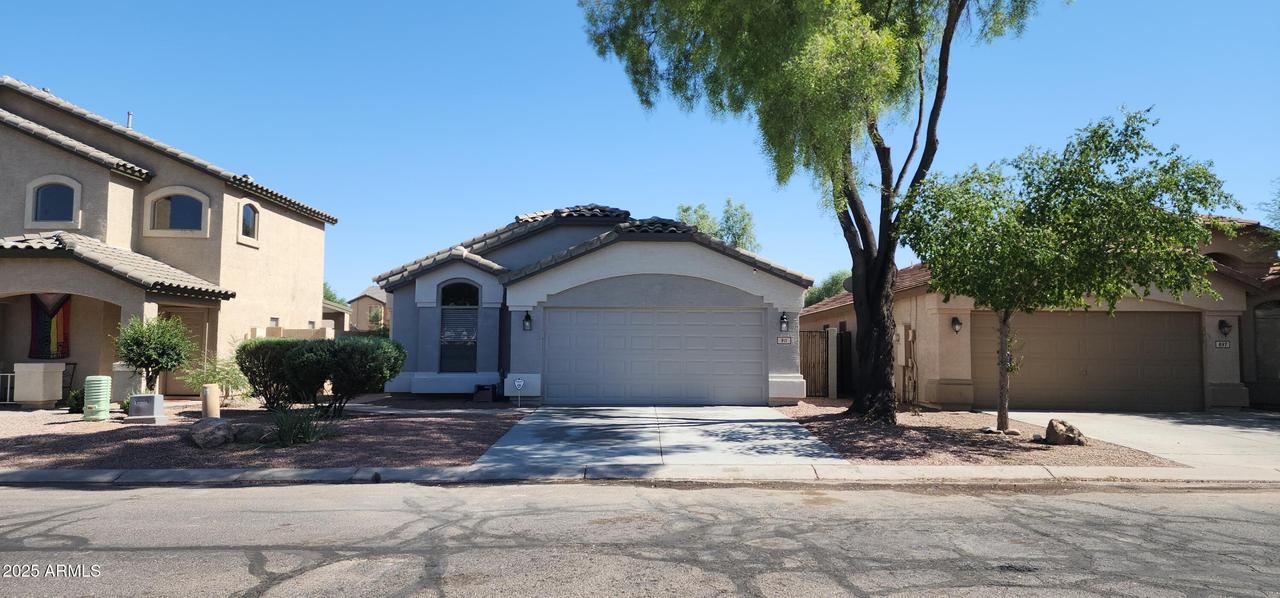 911 E Lovegrass Dr., San Tan Valley, AZ 85143