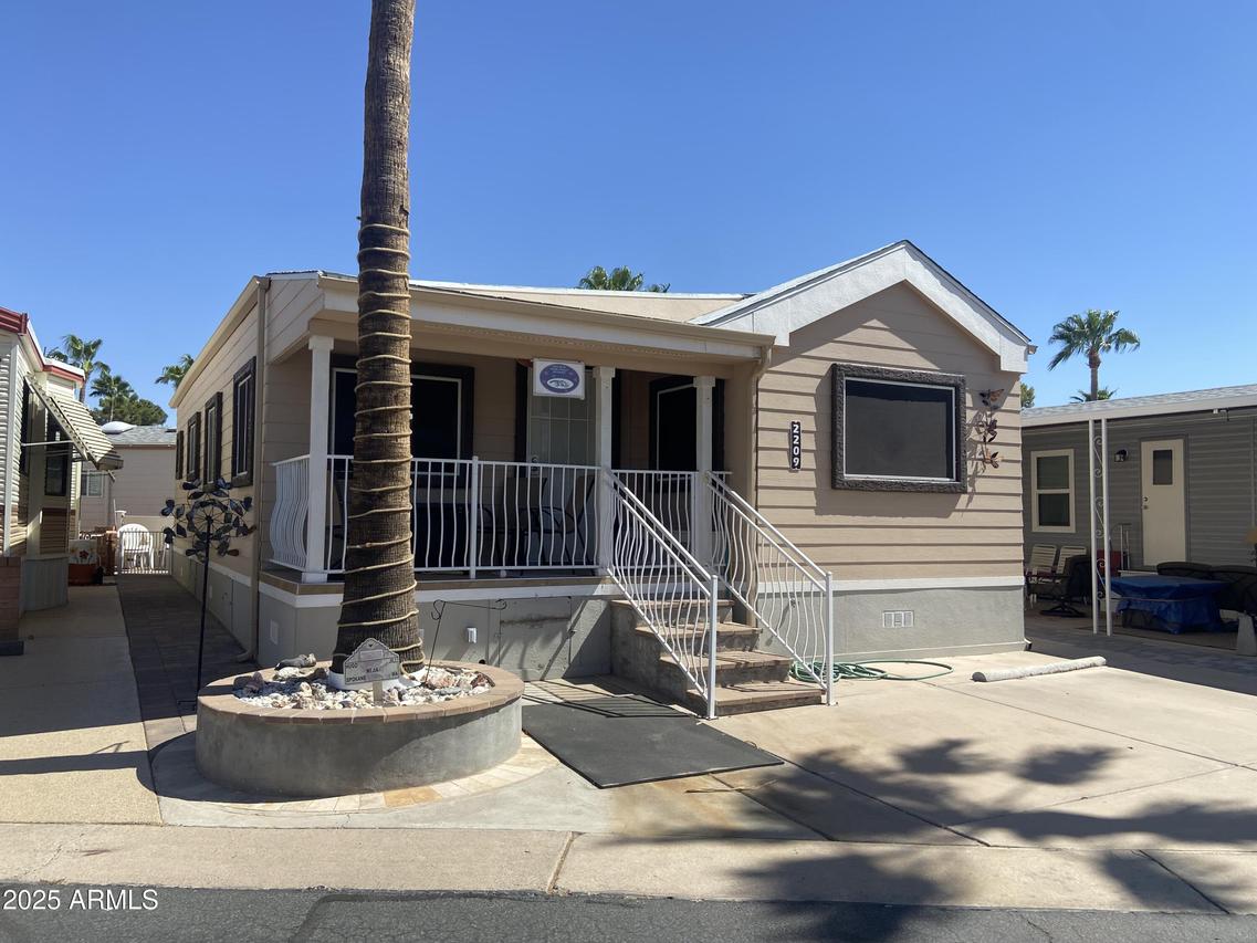 2209 W Klamath Ave., Apache Junction, AZ 85119