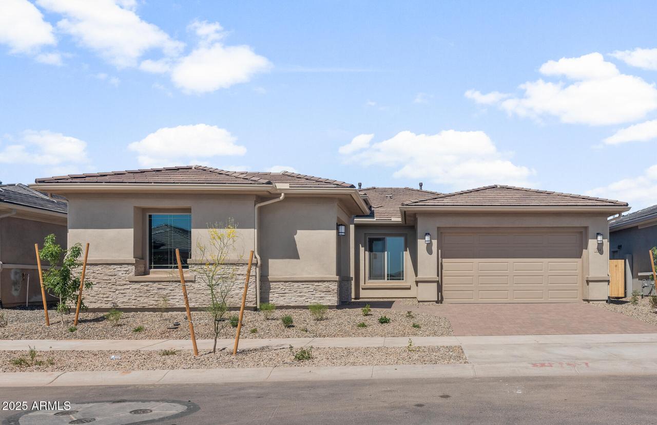 754 W Flatiron Tr., Apache Junction, AZ 85120