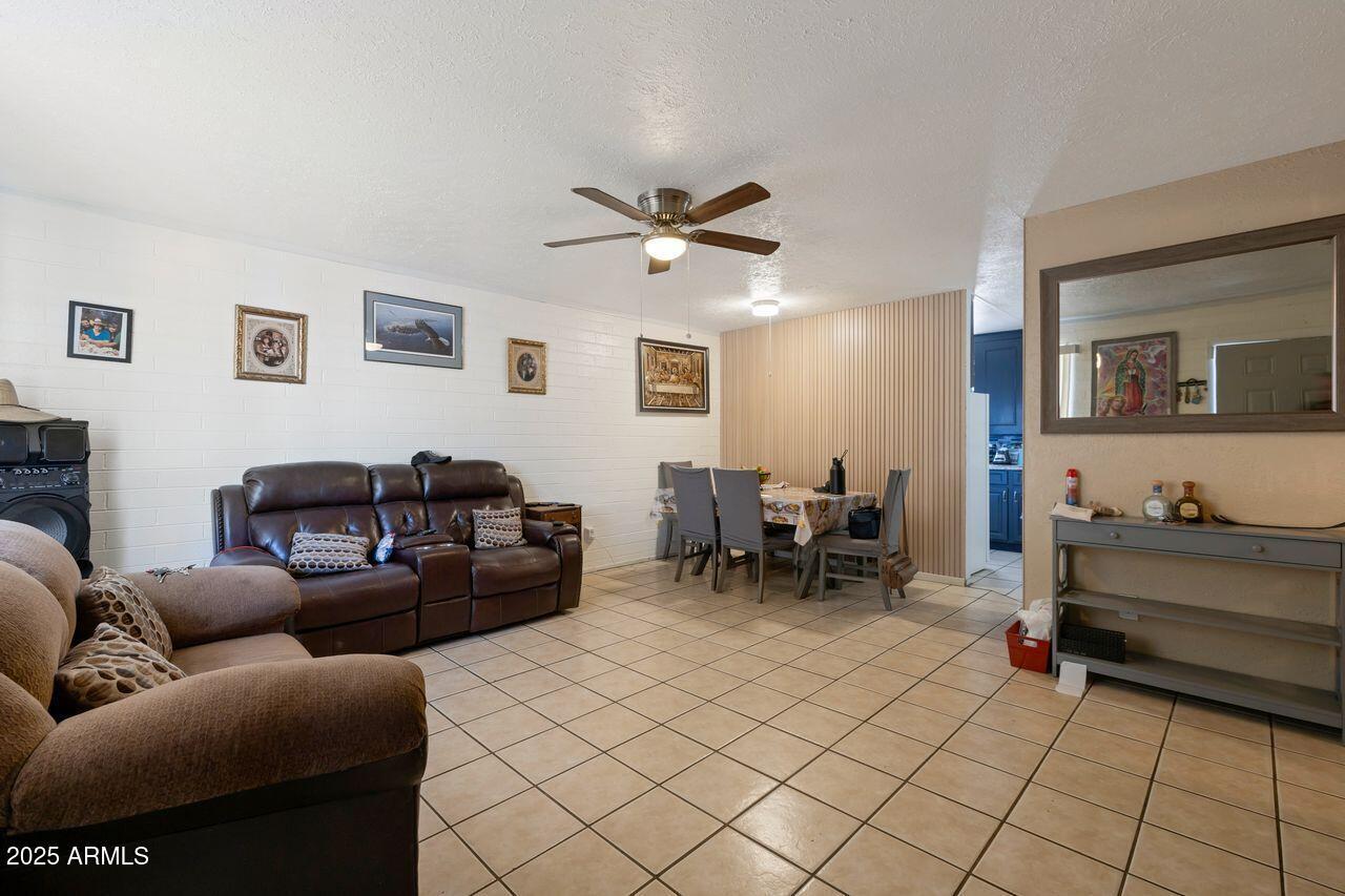 5044 W Campbell Ave., Phoenix, AZ 85031
